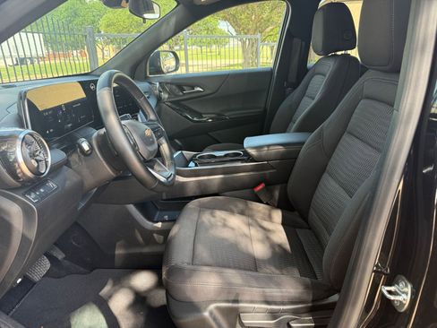 Used 2025 Chevrolet Equinox LT FWD image 28