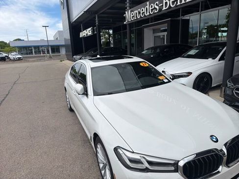 Used 2021 BMW 530i xDrive w/ Convenience Package AWD/4WD image 2
