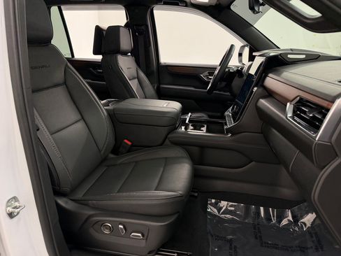 Used 2025 GMC Yukon Denali w/ Denali Reserve Package AWD/4WD image 26