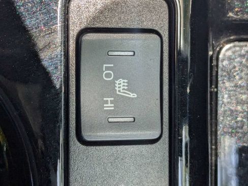 Used 2022 Toyota Prius FWD image 34