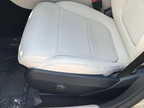 Certified 2023 Mercedes-Benz GLC 300 image 16