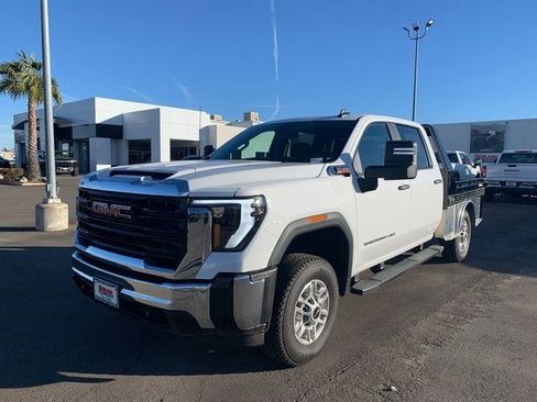 New 2025 GMC Sierra 2500 Pro image 2