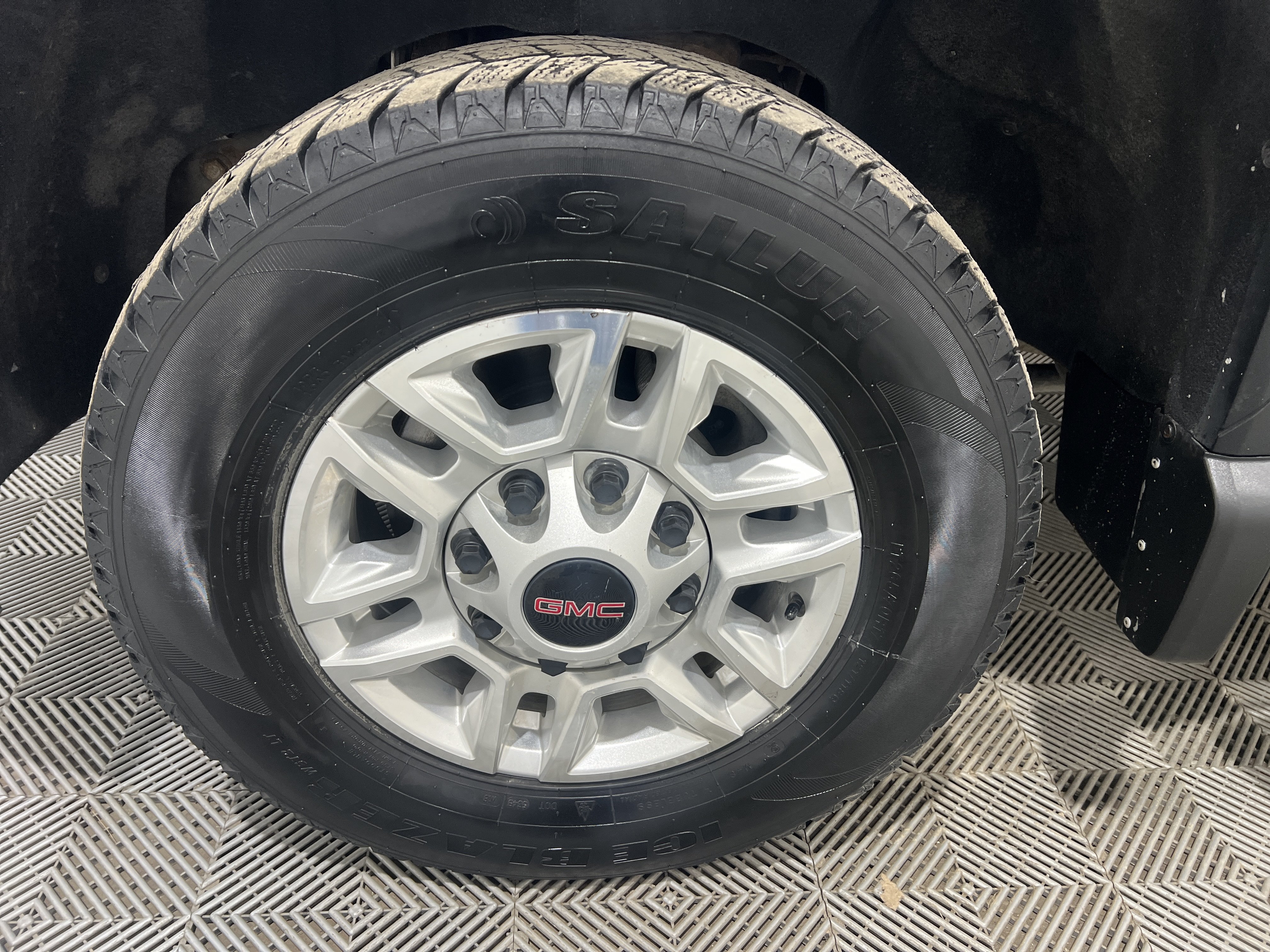 Used 2021 GMC Sierra 2500 SLE w/ SLE Convenience Package AWD/4WD image 5