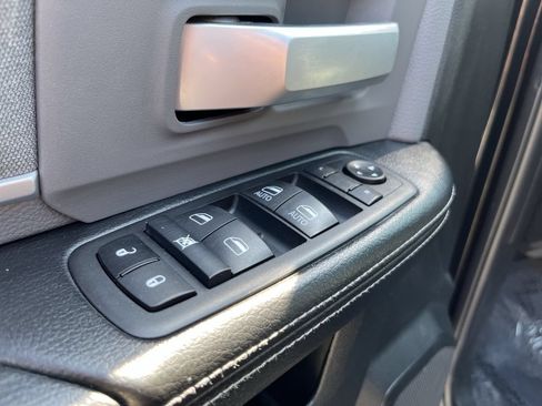 Used 2021 RAM 2500 Big Horn AWD/4WD image 3