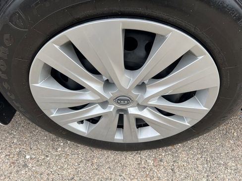 Certified 2024 Nissan Sentra S image 34