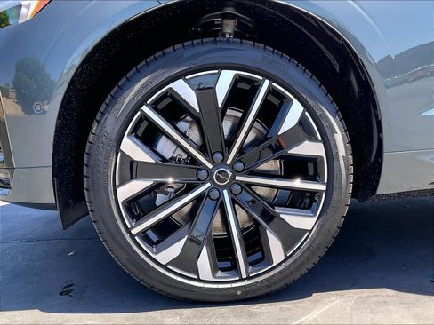 New 2026 Volvo XC60 T8 Ultra w/ Climate Package AWD/4WD image 14