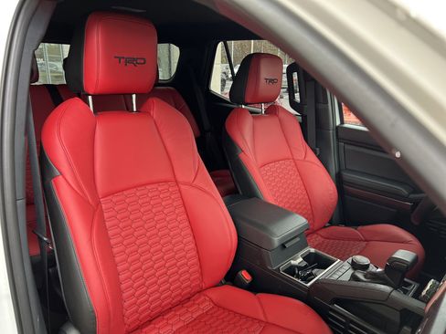 Used 2025 Toyota 4Runner SR5 image 32