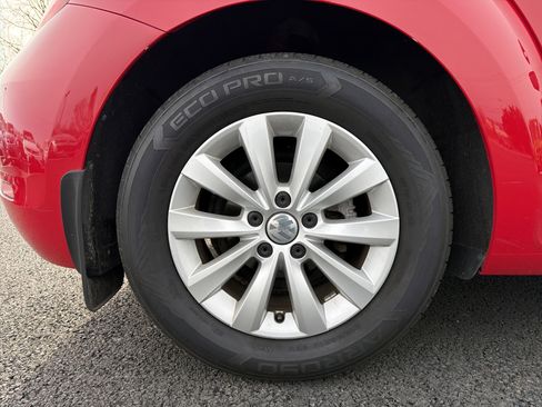 Used 2019 Volkswagen Beetle 2.0T S image 33