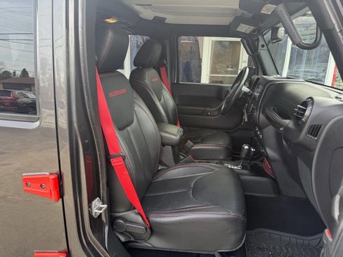Used 2017 Jeep Wrangler Unlimited Rubicon image 13