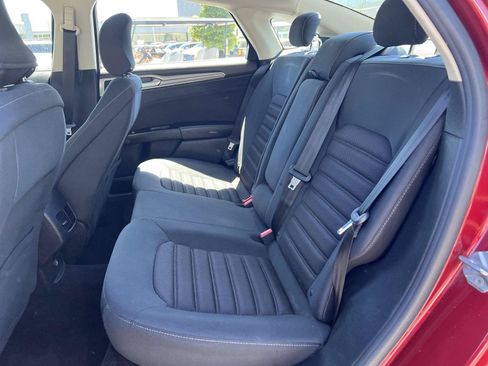 Used 2017 Ford Fusion SE FWD image 26