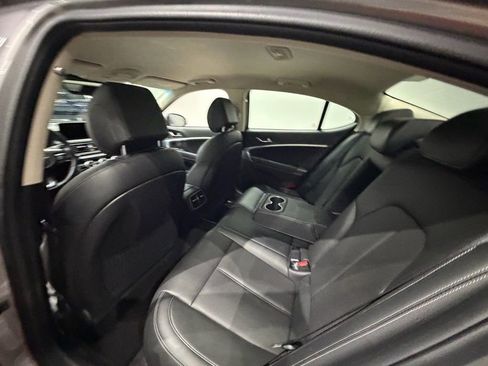 Used 2023 Genesis G70 2.0T image 25