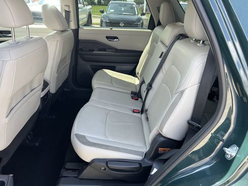 Certified 2024 Nissan Pathfinder SL w/ Black Appearance Package image 10