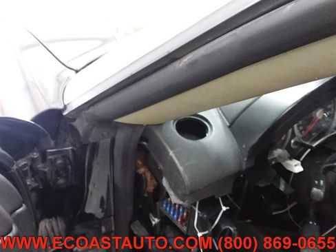 Used 2005 Chrysler Crossfire Limited image 18