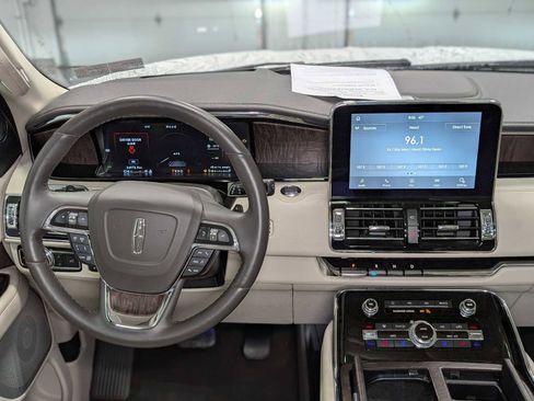 Used 2020 Lincoln Navigator Reserve w/ Luxury Package image 5