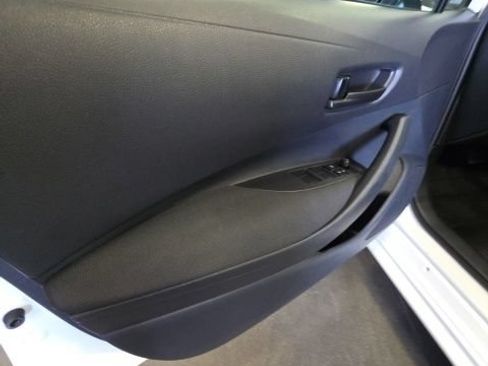Used 2025 Toyota Corolla LE FWD image 13