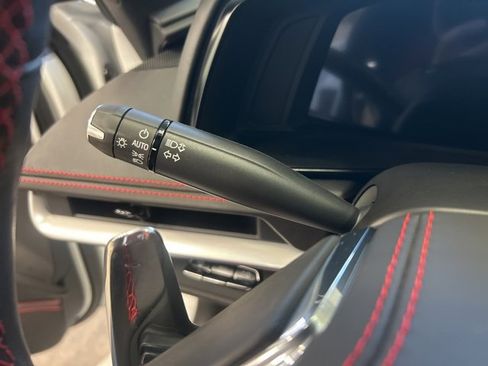 Used 2023 Chevrolet Corvette Stingray Premium Cpe w/ Z51 Performance Package image 19