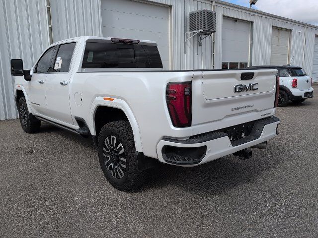 Used 2025 GMC Sierra 2500 Denali Ultimate w/ LPO, GMC Protection Package AWD/4WD image 4