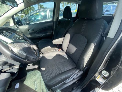 Used 2016 Nissan Versa SV image 2