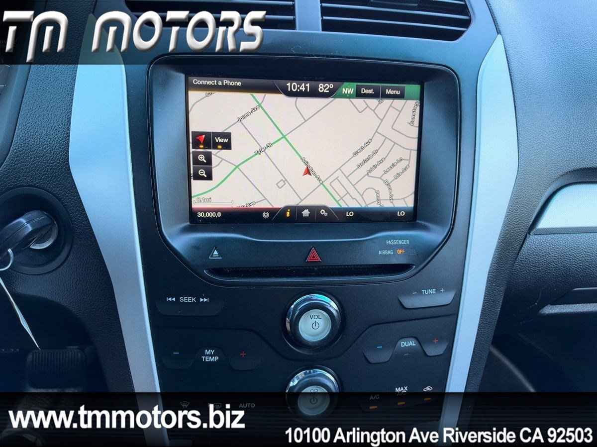 Used 2015 Ford Explorer XLT w/ Equipment Group 202A FWD image 15
