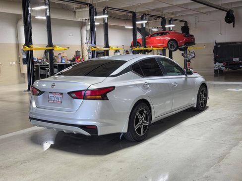 Used 2019 Nissan Altima 2.5 S FWD image 7