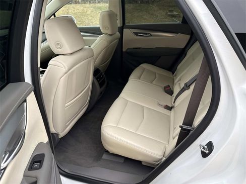 Used 2017 Cadillac XT5 Luxury w/ LPO, Wheel Lock Package image 19