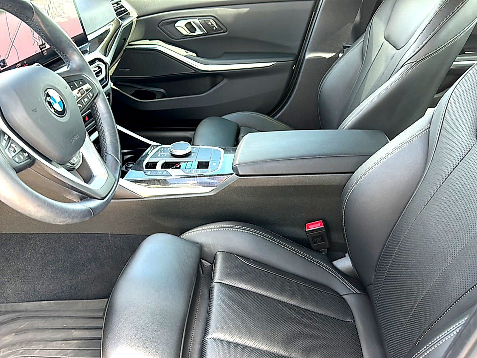 Used 2024 BMW 330i Sedan w/ Premium Package RWD image 13
