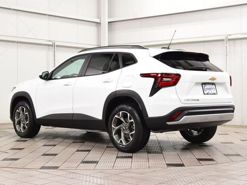 New 2026 Chevrolet Trax LT w/ Driver Confidence Package FWD image 6