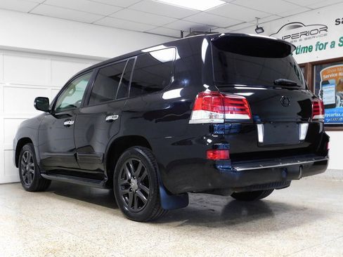 Used 2013 Lexus LX 570 4WD w/ Luxury Pkg w/Pre-crash image 6