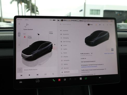Used 2026 Tesla Model Y Long Range RWD image 35