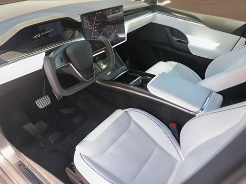Used 2022 Tesla Model X Plaid AWD/4WD image 10