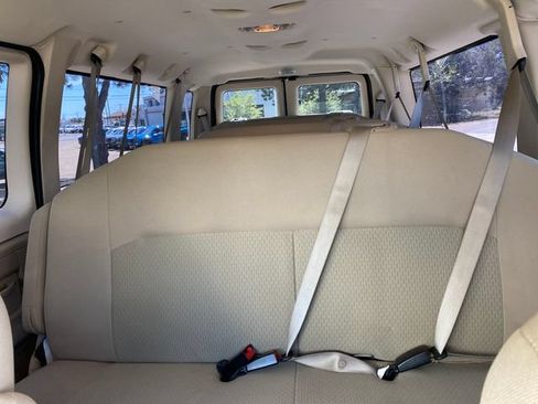 Used 2013 Ford E-350 and Econoline 350 XLT RWD image 16