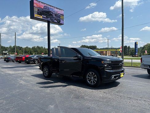 Used 2020 Chevrolet Silverado 1500 RST w/ RST Value Package AWD/4WD image 5