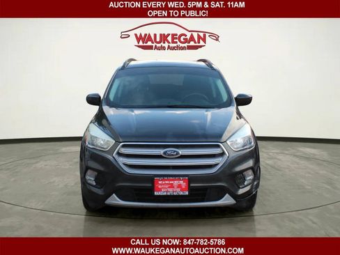 Used 2018 Ford Escape SE FWD image 2
