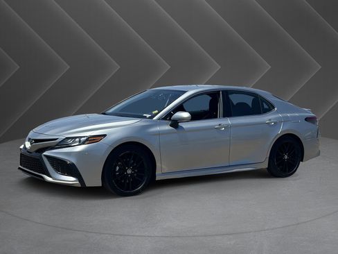 Used 2024 Toyota Camry XSE FWD image 34
