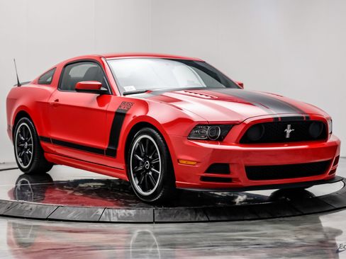 Used 2013 Ford Mustang Boss 302 w/ Boss 302 Accessory Pkg RWD image 22