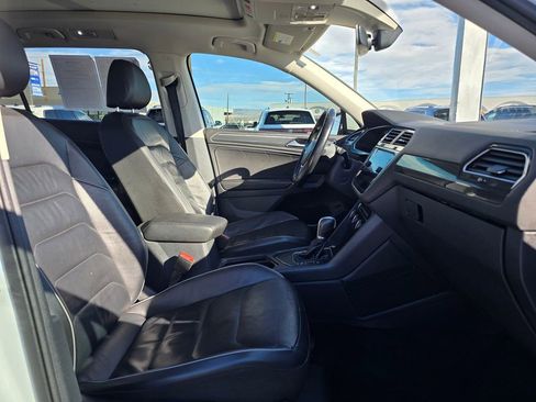 Used 2018 Volkswagen Tiguan SEL Premium FWD image 10