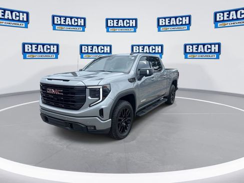 Used 2025 GMC Sierra 1500 Elevation w/ Elevation Premium Package AWD/4WD image 4