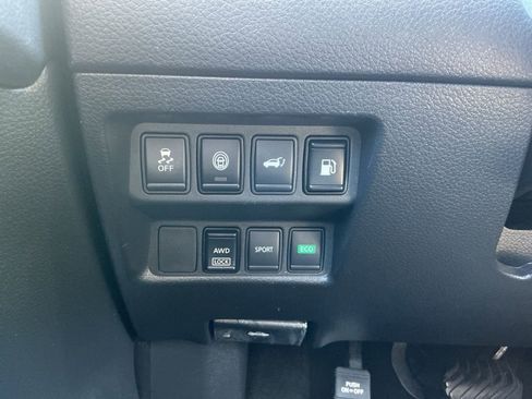 Used 2019 Nissan Rogue SV image 12