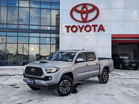 Used 2020 Toyota Tacoma TRD Sport image 1