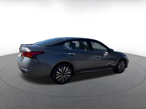 Used 2025 Nissan Altima 2.5 SV image 15