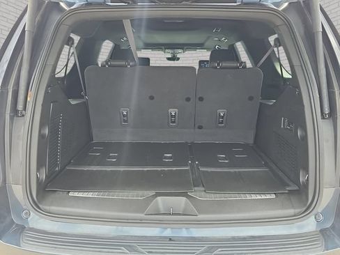 Used 2021 Chevrolet Suburban High Country w/ Premium Package RWD image 14