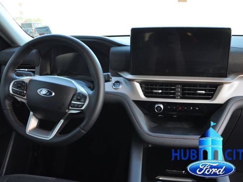 Used 2025 Ford Explorer Active RWD image 19