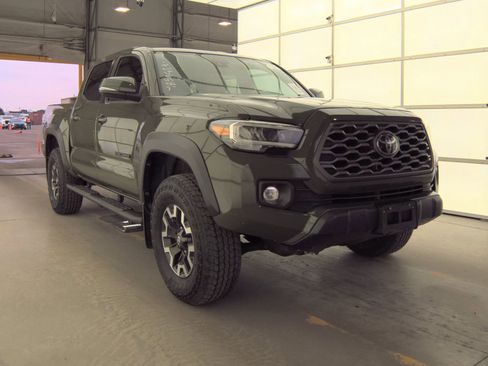 Used 2022 Toyota Tacoma TRD Off-Road image 4