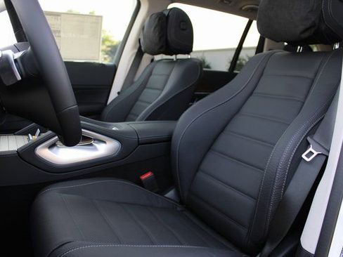 New 2026 Mercedes-Benz GLS 450 4MATIC image 32