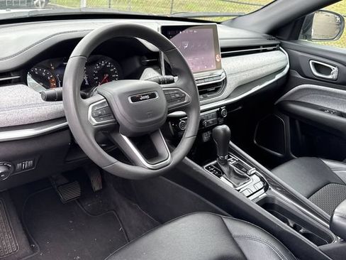 Used 2024 Jeep Compass Latitude AWD/4WD image 15