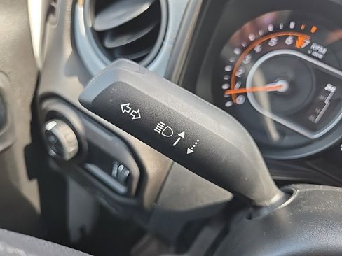 New 2025 Jeep Gladiator Sport image 35