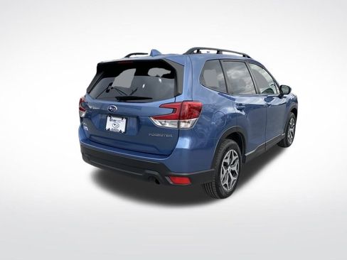 Used 2022 Subaru Forester Premium image 15