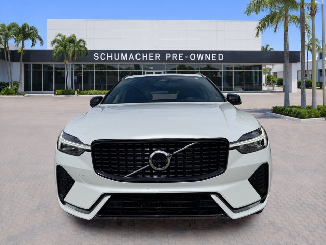 Used 2024 Volvo XC60 B5 Plus AWD/4WD image 2