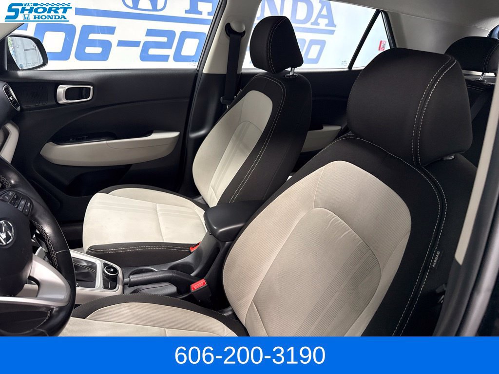 Used 2022 Hyundai Venue SEL FWD image 22