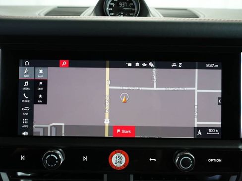 Certified 2025 Porsche Macan AWD/4WD image 20